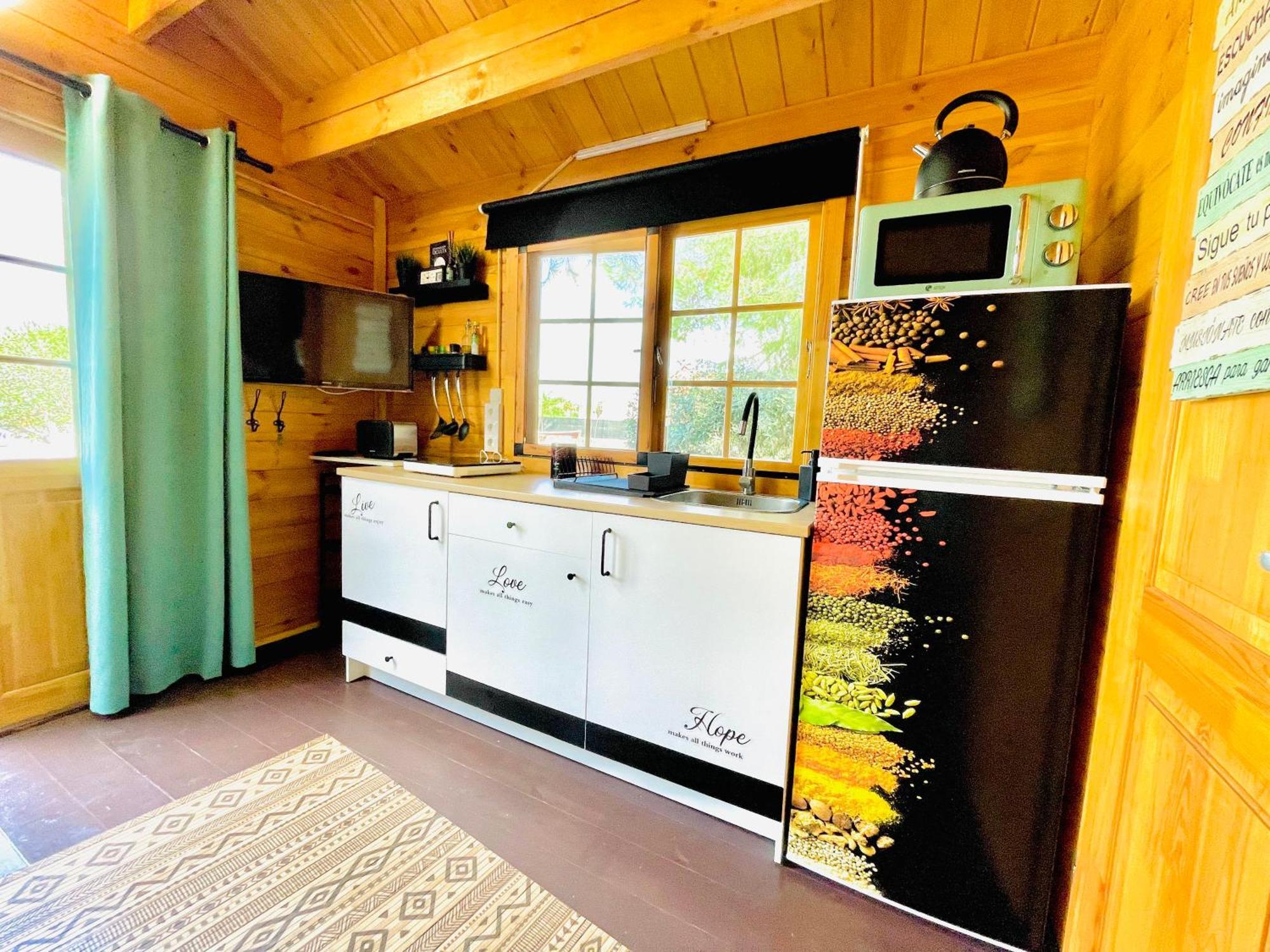 Tiny House Deluxe Para Escapada Con Jacuzzi มูร์เซีย ภายนอก รูปภาพ